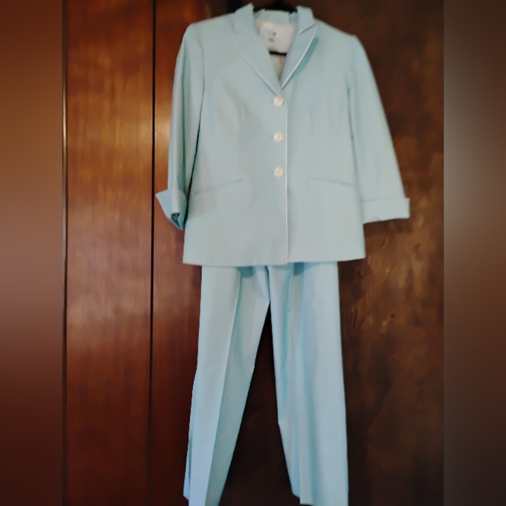 Le Suit woman's pant set 6p
